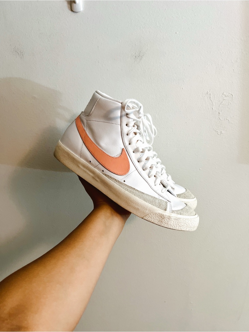 Nike Blazer Mid '77 High-Top Sneakers White & Pink